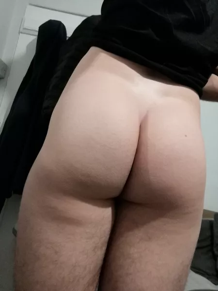 43 inches 🍑 by Danndarrion