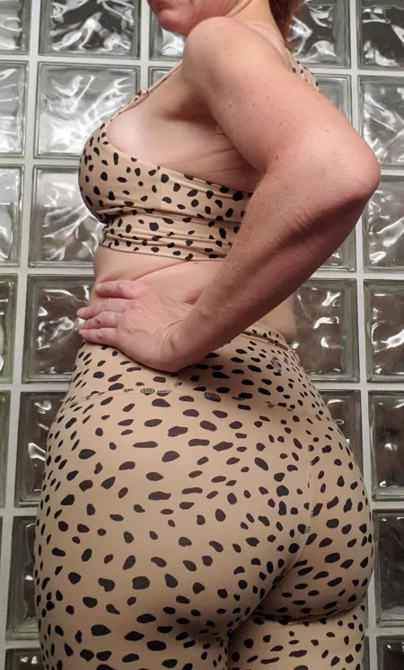 (43 mom of two) she's so very sexy! by theh4ppy