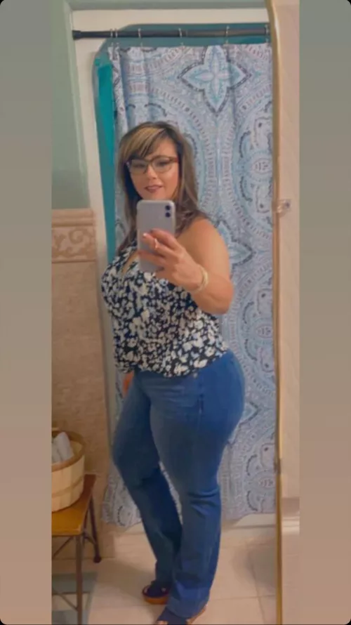 44 yo Latina milf school teacher 😉 by jammer7112