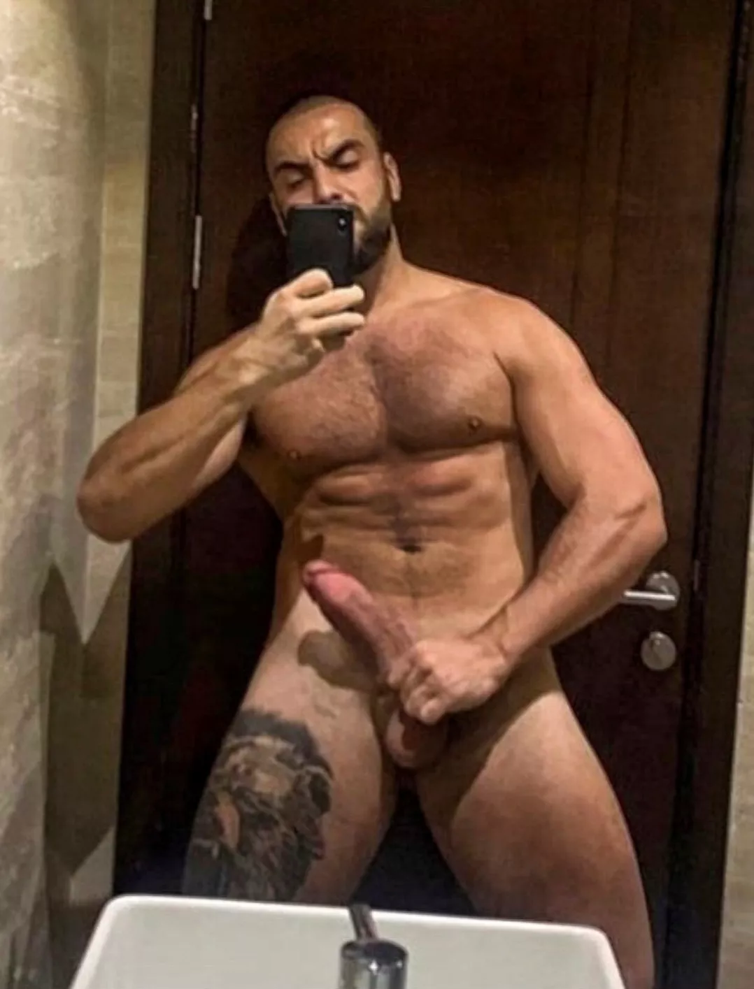 [44]The biggest monster this Halloween 😅 posted by hardcore_beast