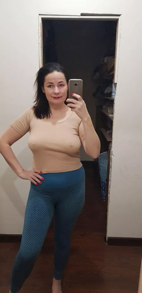 45F Hello my loved ones by Amelia_Diamond