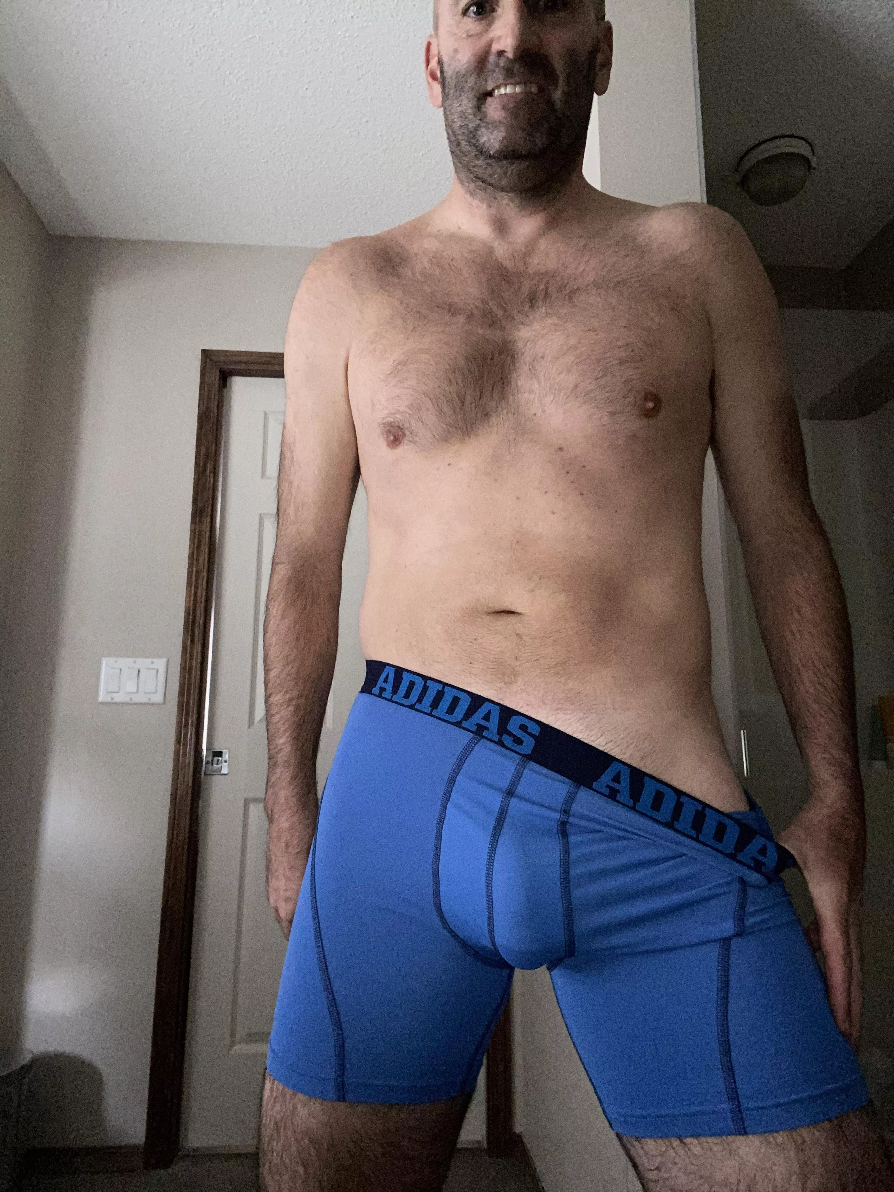 46M calgary - experienced 3rd wanting to give sensual massage... posted by TravellingBull44