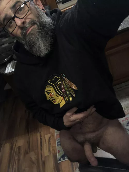 [47] Beard, boner, Blackhawks. Is that a hat trick? I’m in a mood tonight, dms most definitely open… by FrankRizzoxv