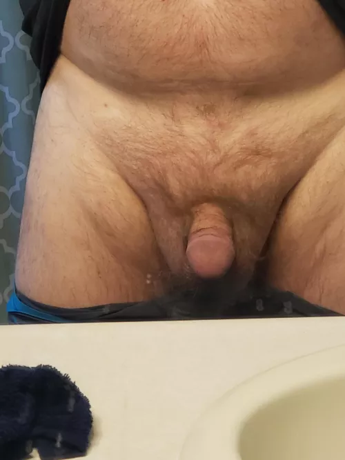 [47] do I fit in here? by gymshorts007