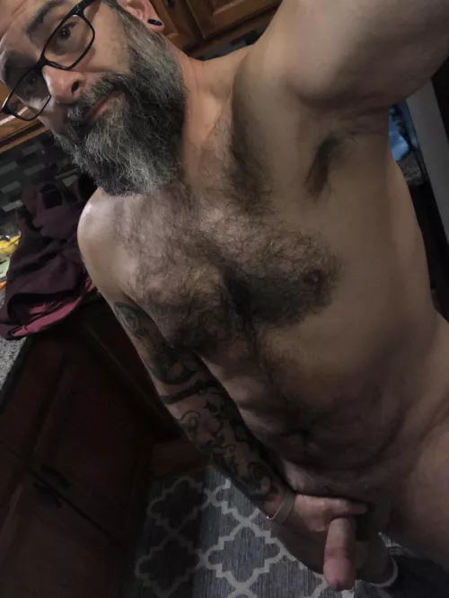 [47] Heading out to the garage for a few… by FrankRizzoxv