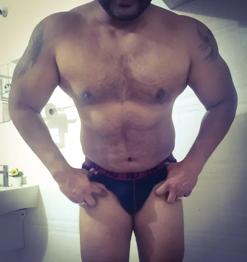 [47] If you think i got too many clothes on, hit me up and I will strip for you! by TheSlowLearner1976