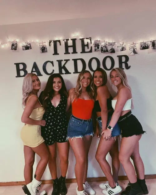 [5] The Backdoor by honeybee9299