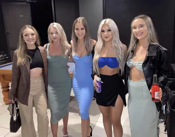 [5] which one are you picking? by showoff889