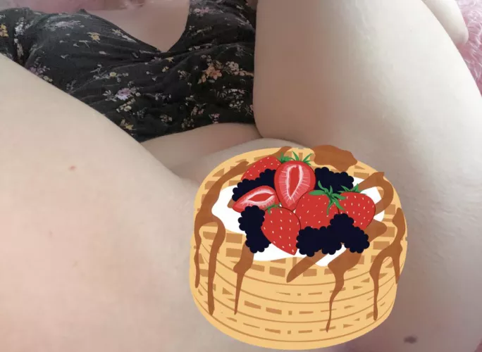 5’11 what’s she hiding under all those waf[f]les… 😯✨ by 1tbsppassion