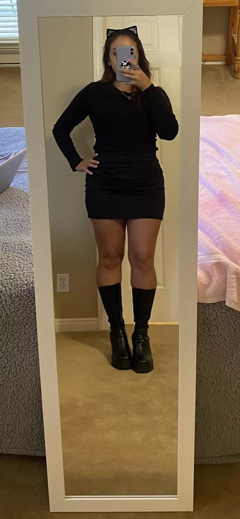 5ft tall 🤓😊 posted by stoneeyqueen