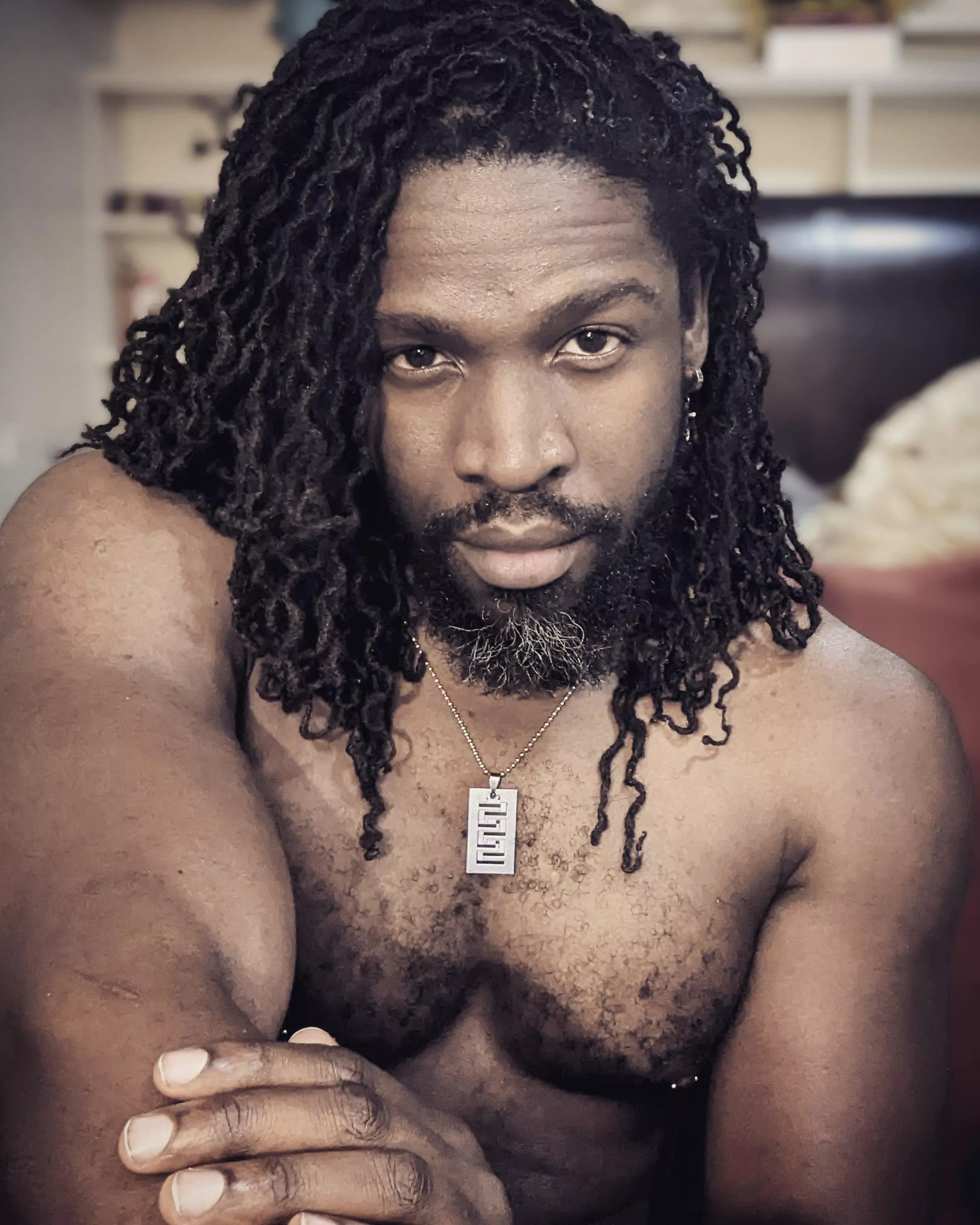 6 years of locs, no snips, no cuts, 2 broken locs (by my own hand). I love my hair ♥️ posted by LyncolnMD