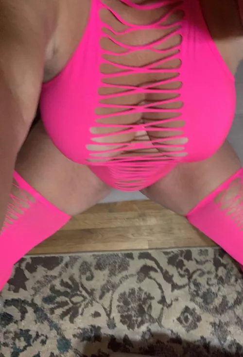 60 (F) Your view as I suck your cock! by Rachsize59