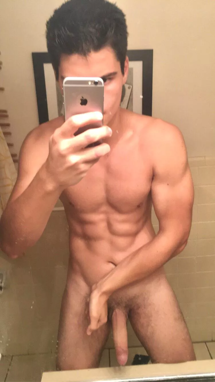 6’3 jock stud posted by hotguysix9