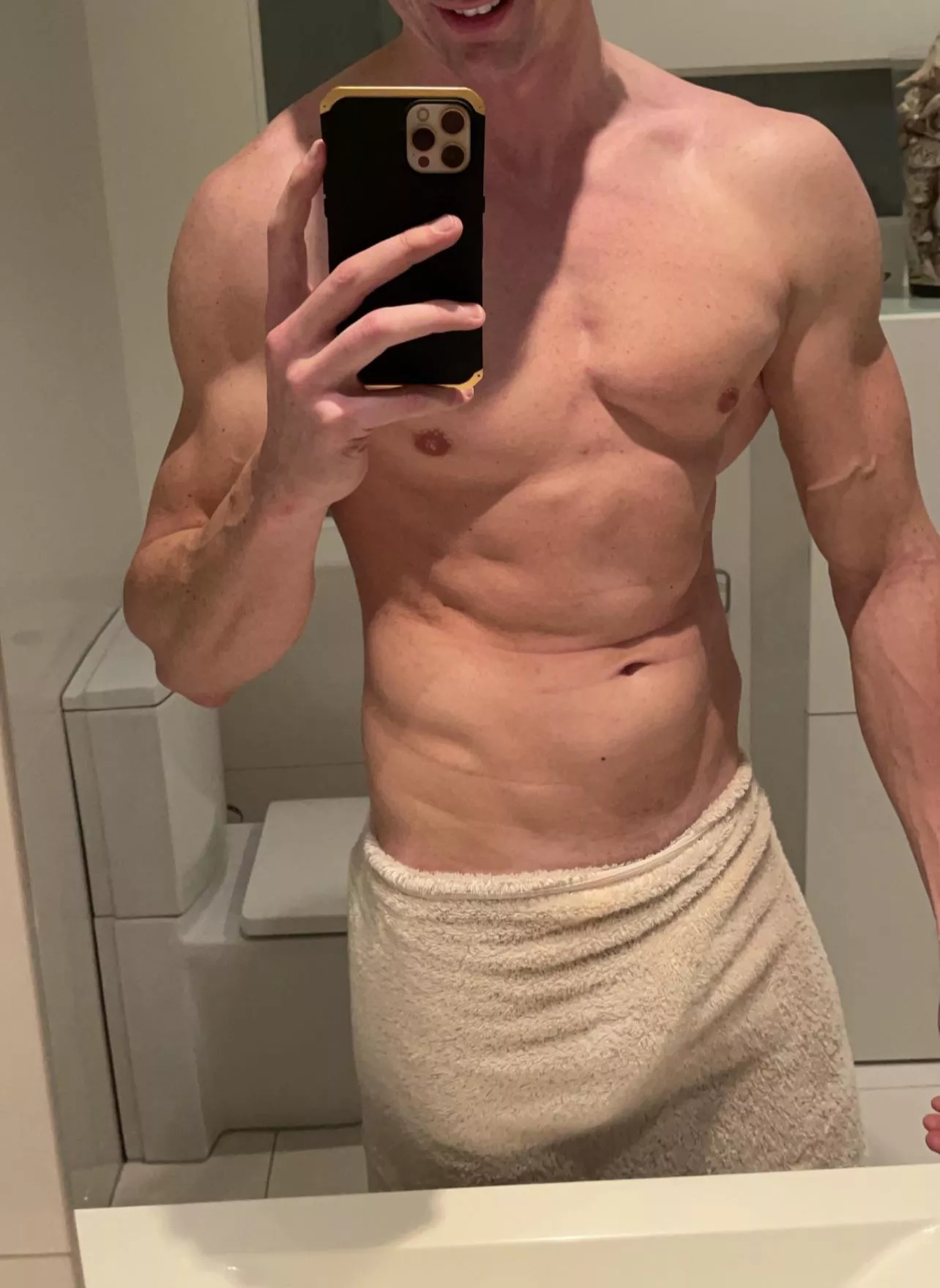 6’5 [m] Thought id join in on the fun 😜 posted by natesalvatore