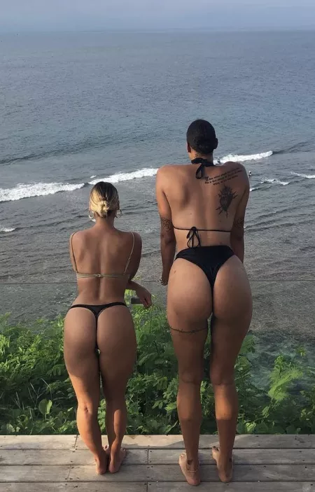 6’8”(2,03m) Elizabeth Cambage - Australian basketball superstar by Keynan