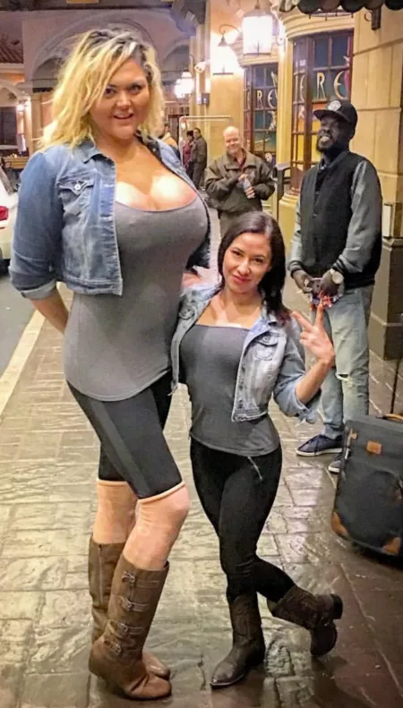 6'9 4'11 by Jobbers101