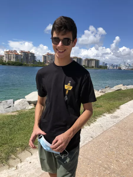 A bit lonely, anyone wanna talk? by Superboyyy17