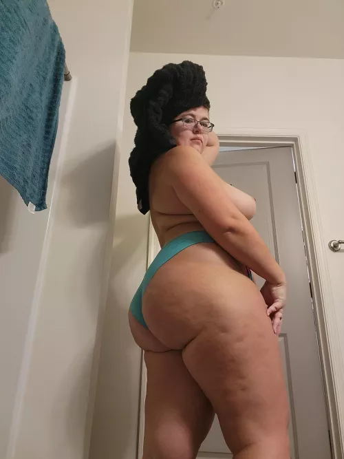 A bit of cellulite never hurt anyone by MythicalQueenOF