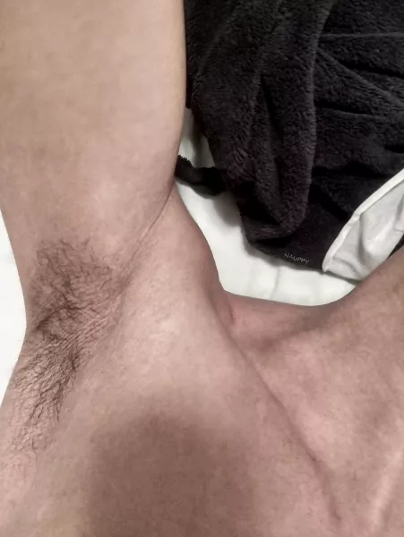 A bit sweaty.. by nauppy