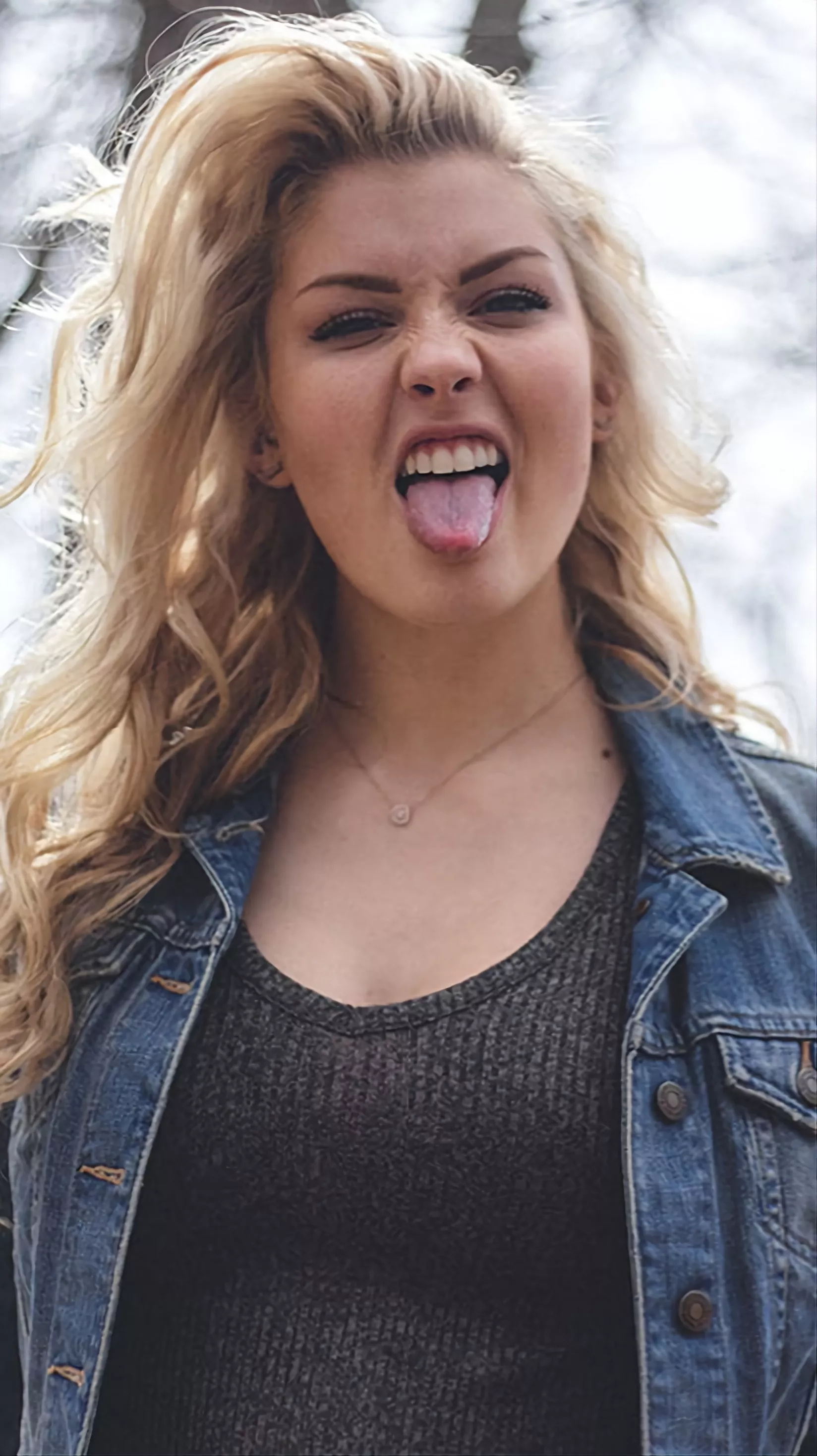 A blonde cutie posted by Faucent