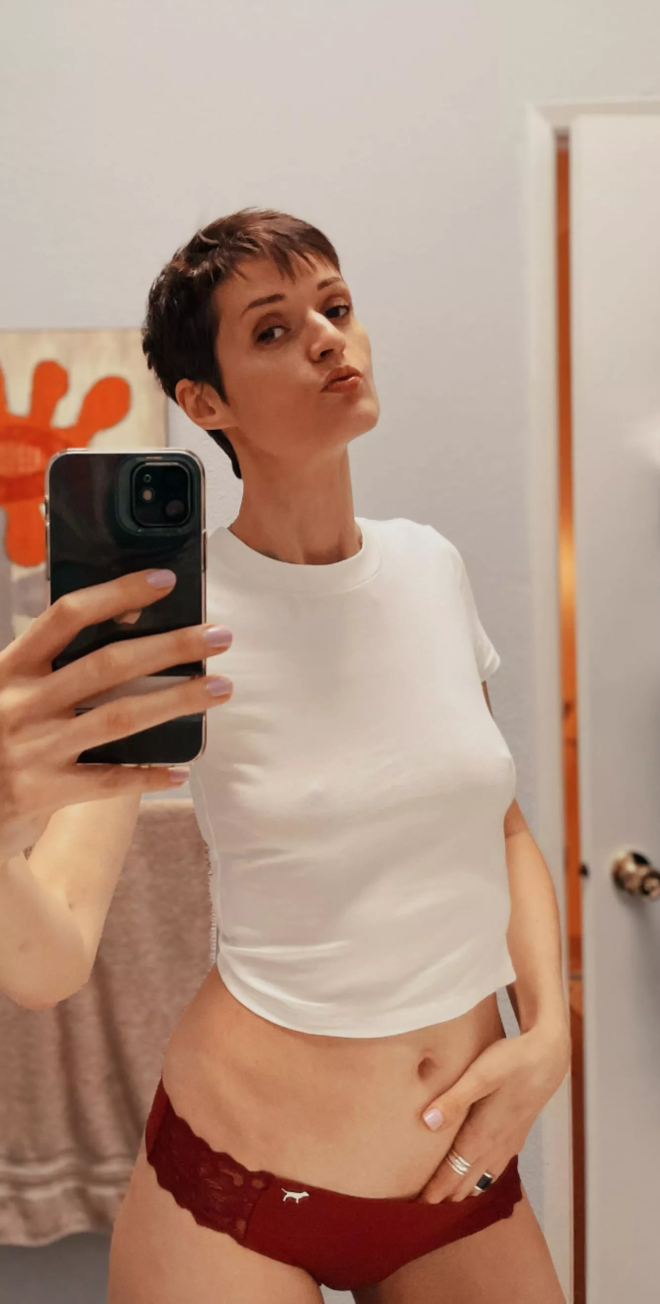 A braless waitress is a happy waitress [F38] posted by masha_nova