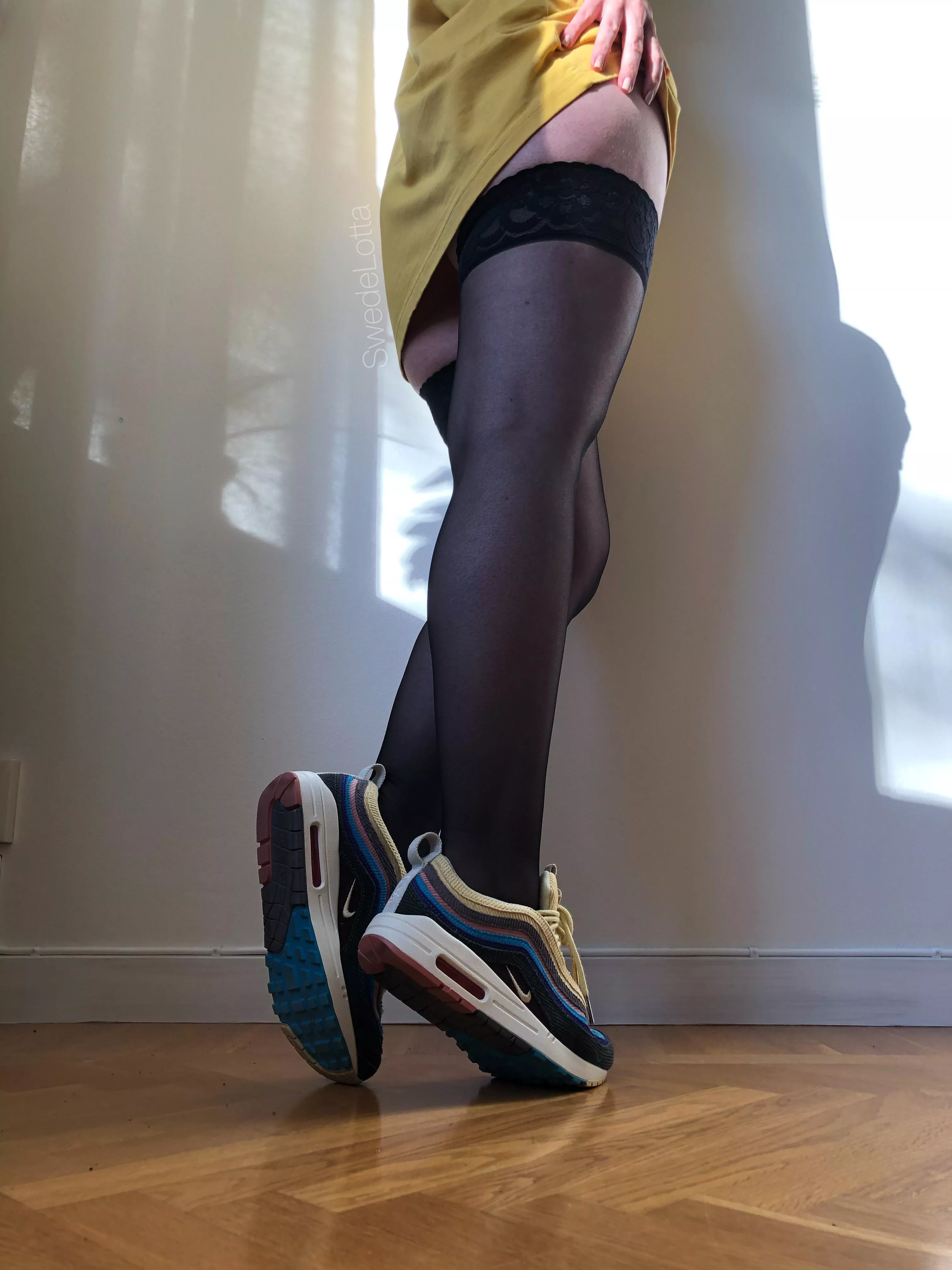 A bright outfit for a dull day! ❤️🇸🇪 [OC] posted by SwedeLotta