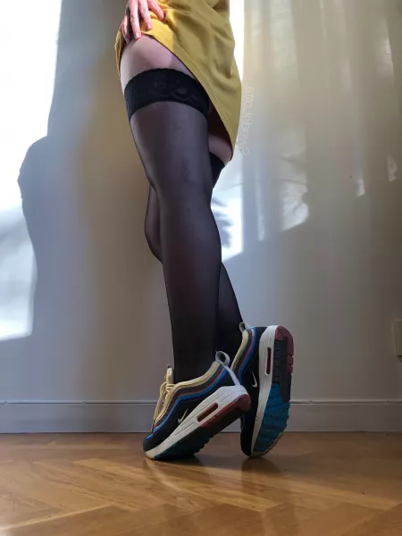 A bright outfit for a durl day! ❤️🇸🇪 [OC] by 7lyusN