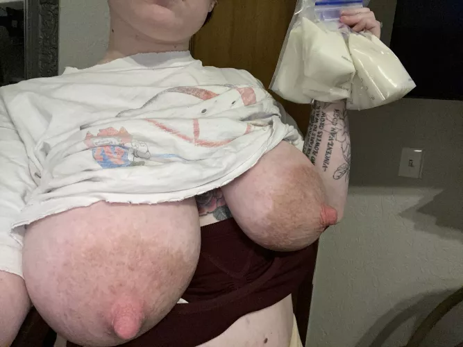 a cow mommy 🐄 by babyydadyy