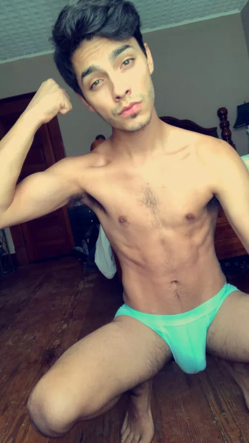 A crumb of attention please 😘 by JerMorningStar