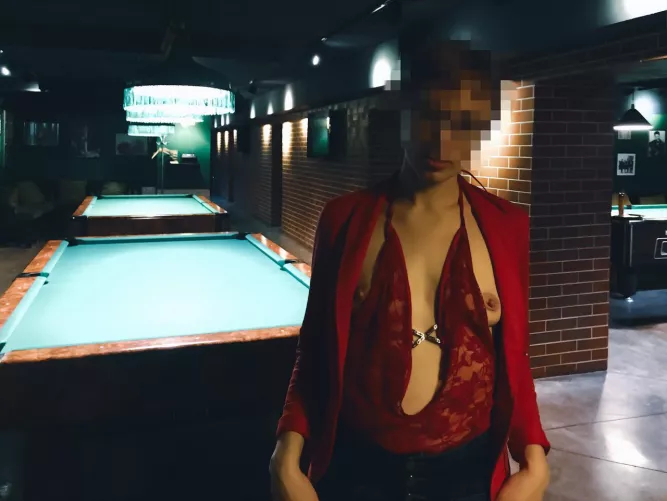 A game of billiards by cutefoxysw