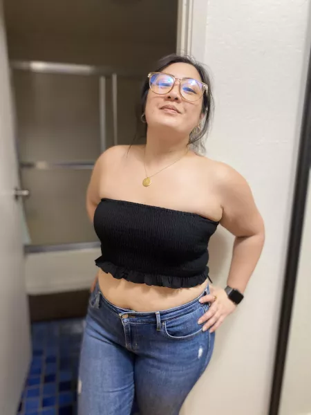 A girl that likes it raw. by SweetAssAsian