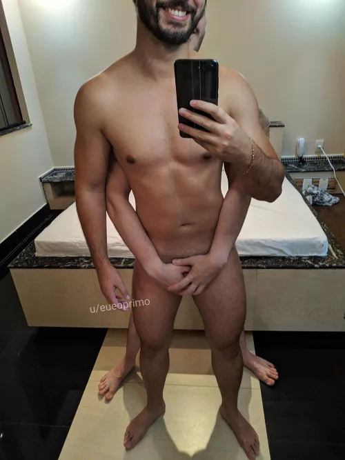 A good smile and a helpful roommate make my day that much better... by eueoprimo