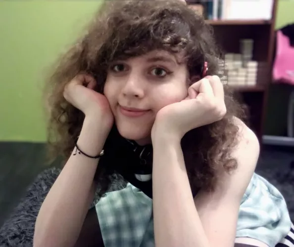 a goofy femboy to brighten your day! 🌻💗 by sammy0panda