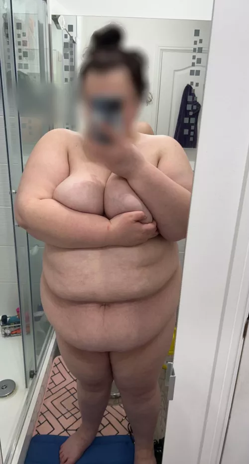 A hello to my favourite group on Reddit 💜 by Busy-Cabinet-5479