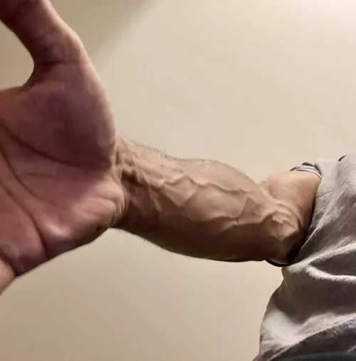 A helping hand by agentzzero