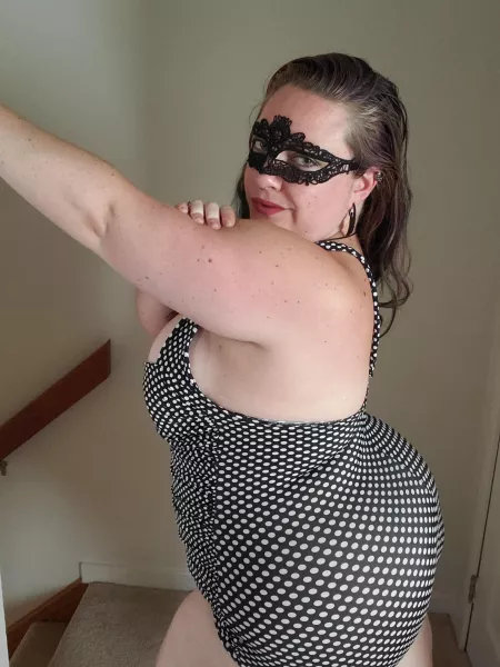 A hint of the vintage style always looks good😉 by SavannahShad0w