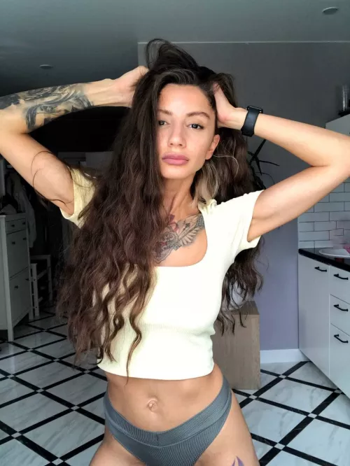 A horny hottie by Full-Ad606