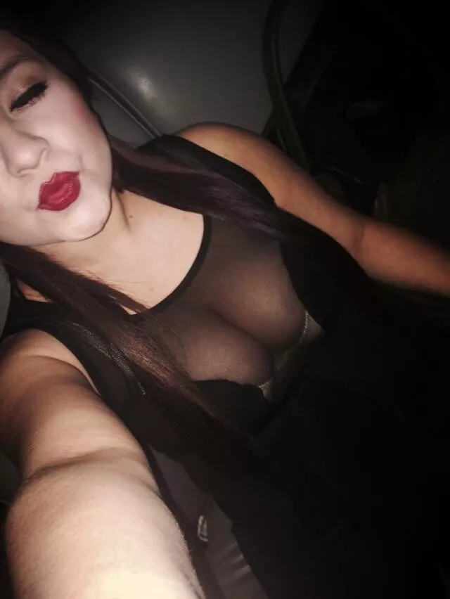 A kiss posted by catcint0s