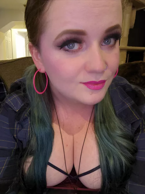 A knowing smile by princess_dynamite