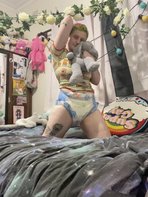 A lazy day for this bean!! Send cool messages to cheer me up :) by KawaiiLittleKit