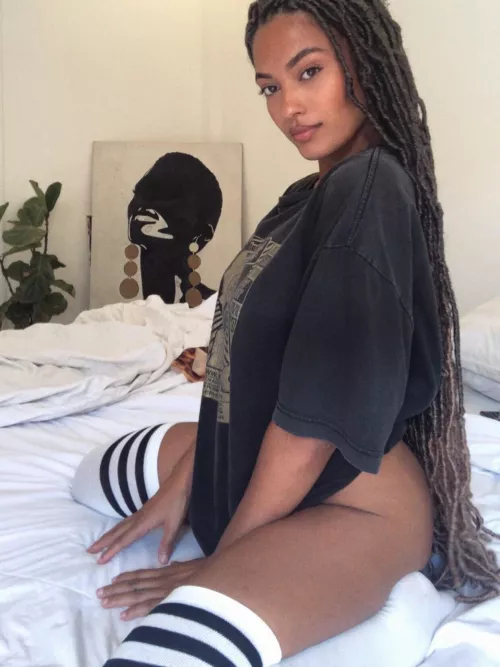 A lazy Sunday in bed with me ? Newbie here by giirlnextdoor