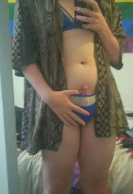 a little bugle coming out from my bikini bottoms. by sydneyononlyfans