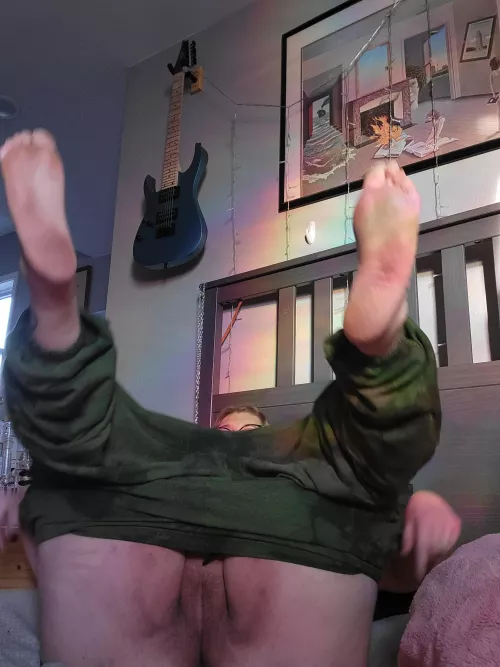 A little caught in the middle by babycakesss6