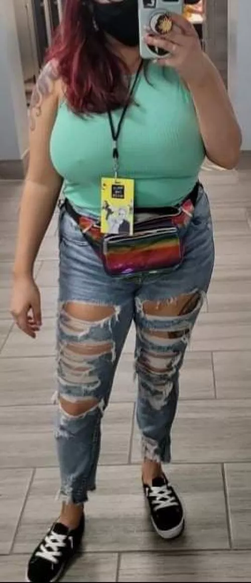 A little chilly so had to wear jeans last night by wifejustshowingoff