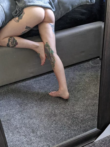 A little 🍑 for today (f) by wefucktogether69