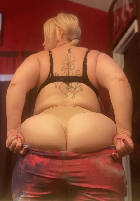 A little help here! by milkandcakez