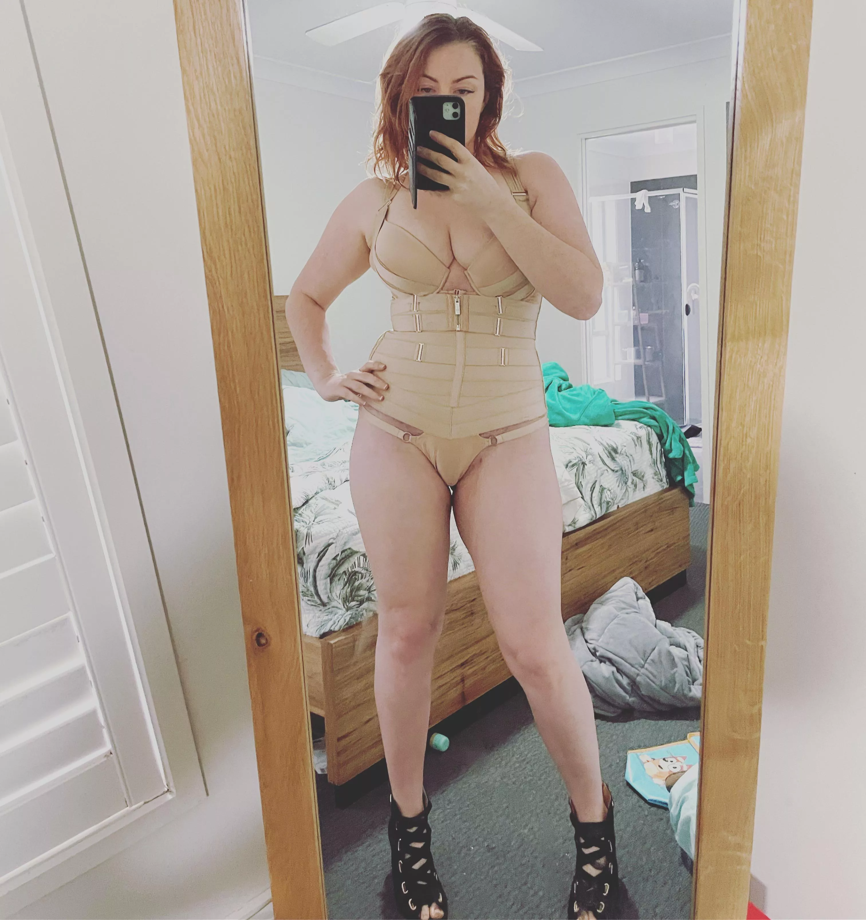 A little honey for your morning… posted by peanutgainzel