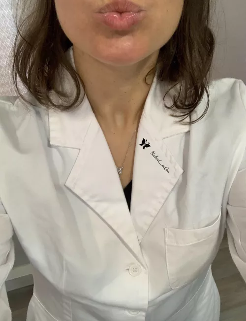 A little kiss from work! 💋 by naked_m0m