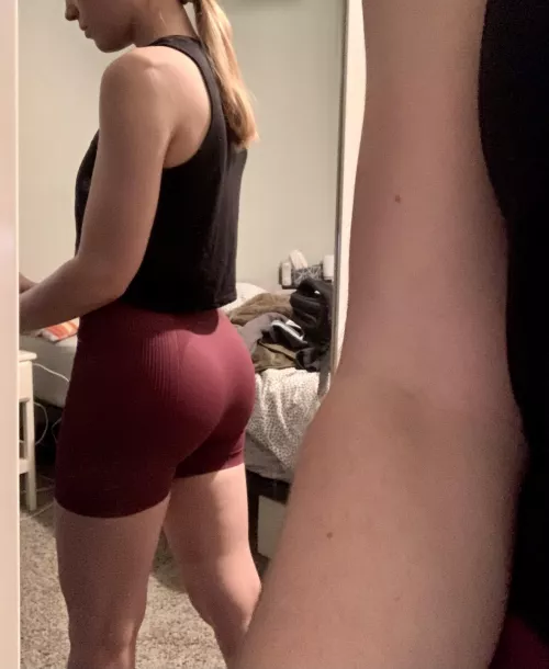 A little mirror action for you ;) by cakeandbake420