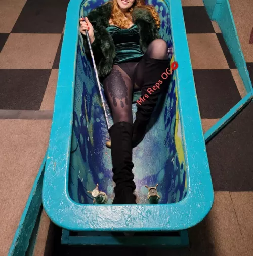 A little panty flash in the tub at crazy golf last night by MrsRepsOG